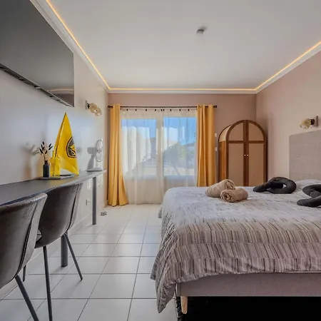 Du Stade Rochelais - Kiwi Apartment 3*